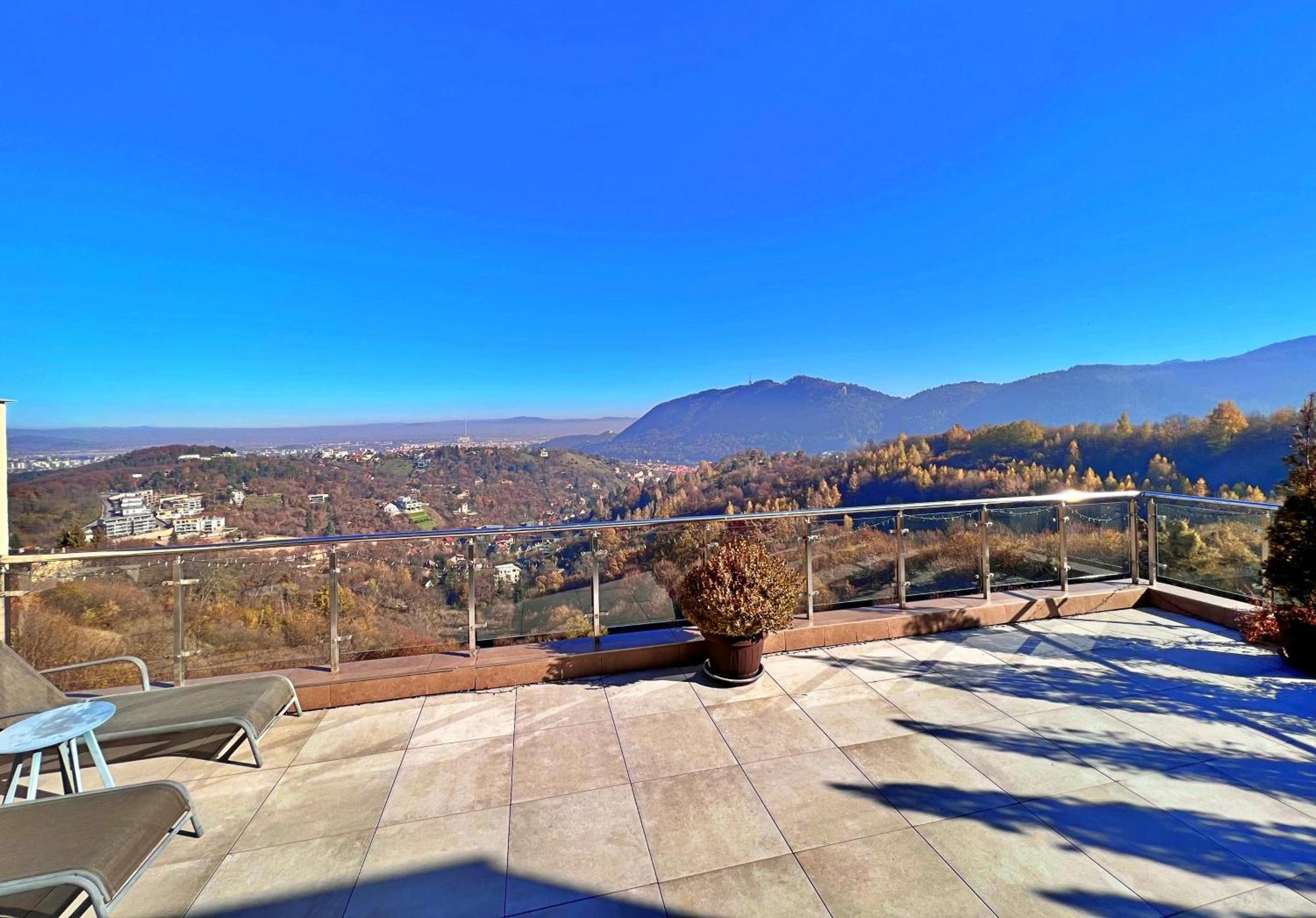 Coroni Seasons Apart With Panoramic View Brassó Kültér fotó